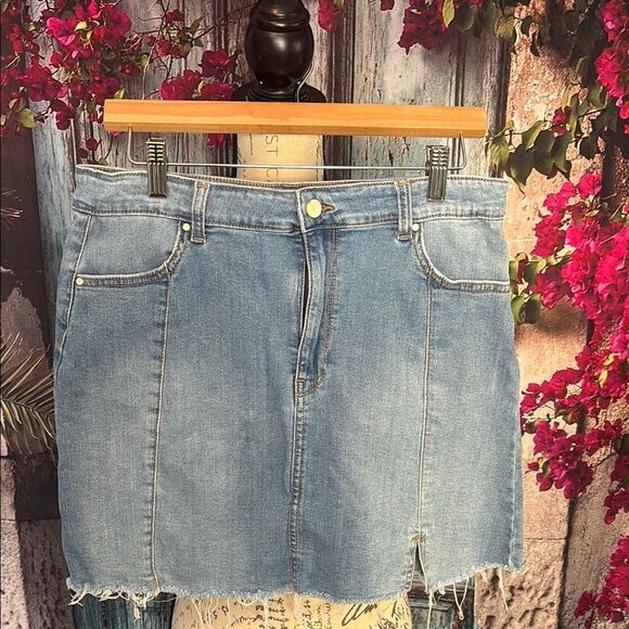 wonder nation Dresses & Skirts - Wonder Nation raw hem denim mini skirt, size XL, good condition